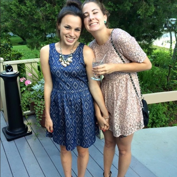 Meet your Posher, Laura - Picture 3 of 5